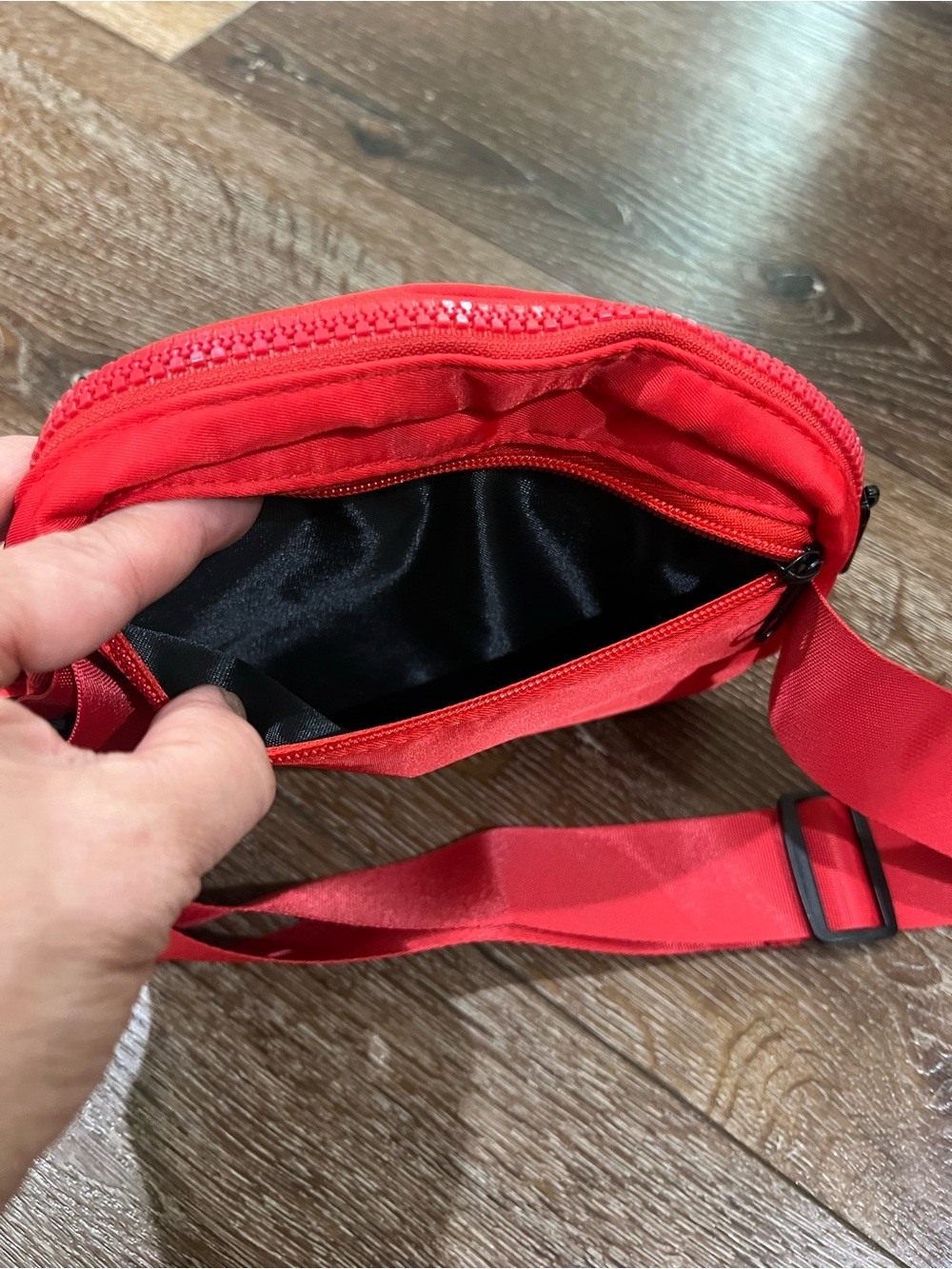 NWOT canes chicken fingers Red belt Bag, fanny bag - Picture 4 of 5